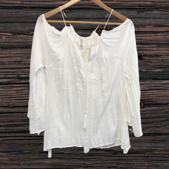 Elan White 3/4 Sleeve Tie Front Blouse - Picture 1 of 4